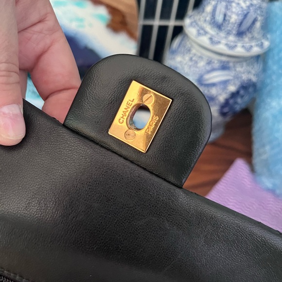 Chanel medium classic flap in lambskin - Picture 6 of 15